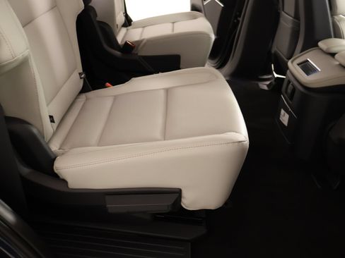 New 2026 Lincoln Navigator Premiere AWD/4WD image 14