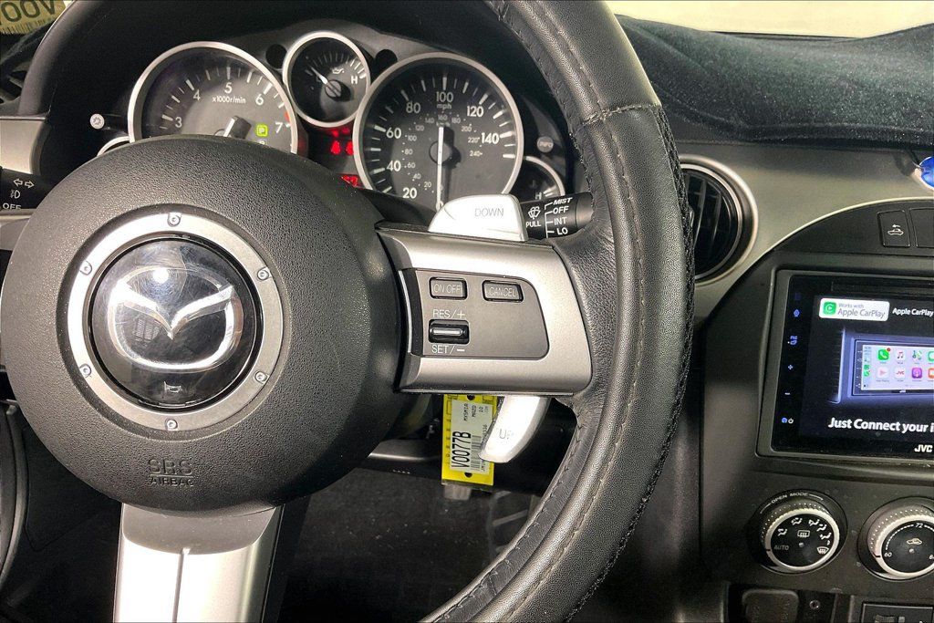 Used 2010 MAZDA MX-5 Miata Grand Touring w/ Premium Pkg RWD image 19