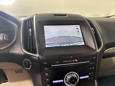 Used 2019 Ford Edge Titanium w/ Equipment Group 301A AWD/4WD image 31
