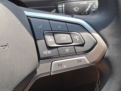Used 2022 Volkswagen Tiguan SE AWD/4WD image 13