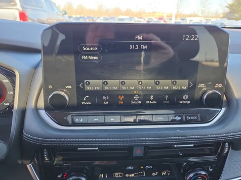 Used 2022 Nissan Rogue Platinum w/ Head-Up Display Package image 24