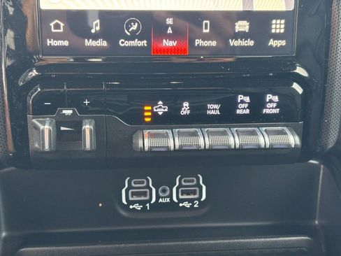 Used 2023 RAM 1500 Limited w/ Body Color Bumper Group image 27
