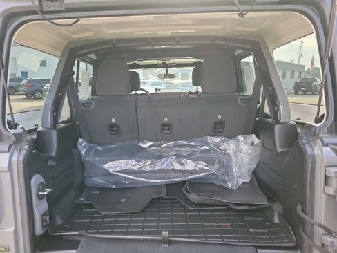 Used 2022 Jeep Wrangler Unlimited Sport image 7