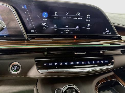 Used 2023 Cadillac Escalade Premium Luxury AWD/4WD image 20