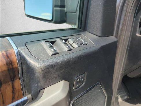 Used 2018 Ford F150 Lariat AWD/4WD image 9
