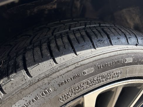 Certified 2025 Lexus ES 350 w/ Premium Package image 12