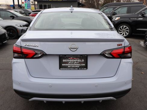 Used 2024 Nissan Versa SR image 4