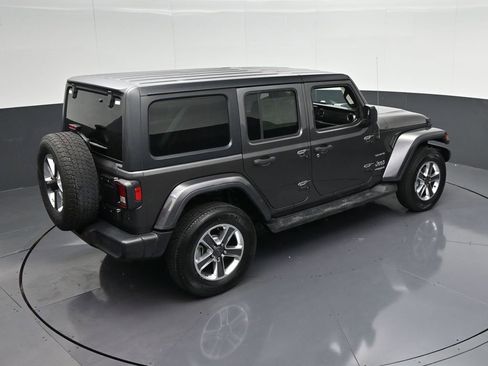 Used 2018 Jeep Wrangler Unlimited Sahara AWD/4WD image 25
