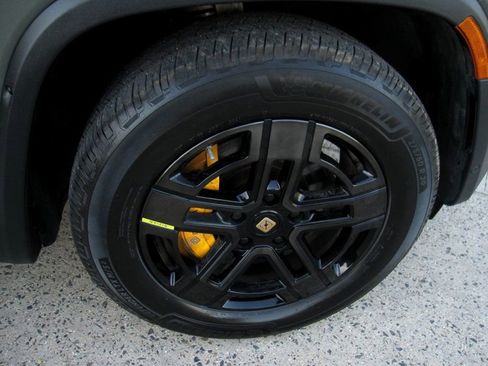Used 2023 Rivian R1S Launch Edition AWD/4WD image 34