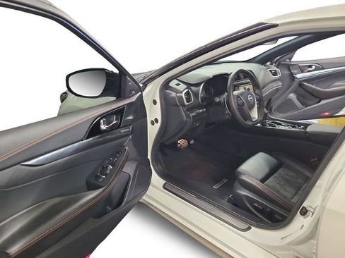 Used 2023 Nissan Maxima SR w/ Sport Mat Group image 10