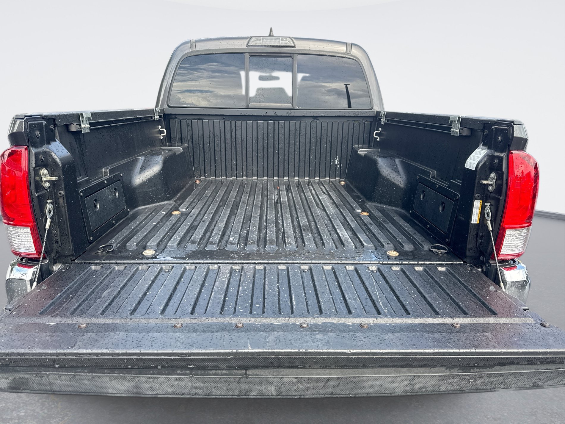 Used 2016 Toyota Tacoma SR5 RWD image 13