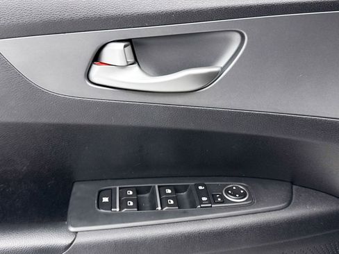 Used 2019 Kia Forte LXS FWD image 26