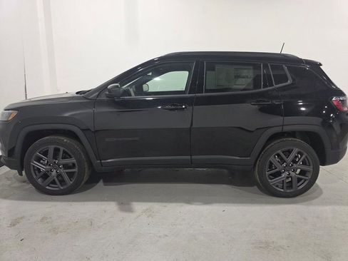 New 2026 Jeep Compass Latitude image 13