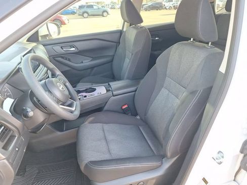 Certified 2024 Nissan Rogue SV FWD image 10