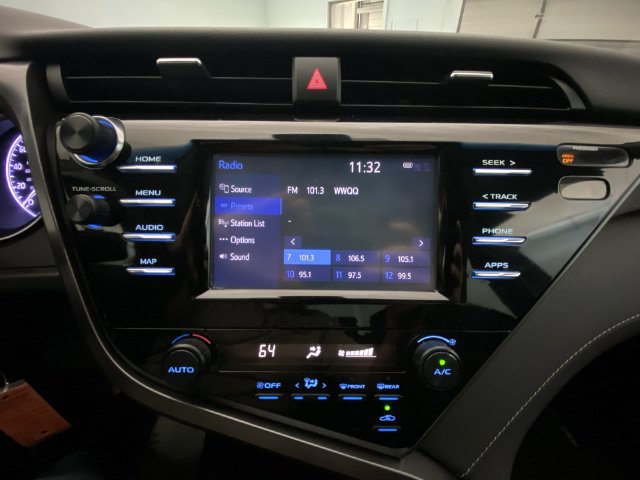 Used 2019 Toyota Camry SE FWD image 16
