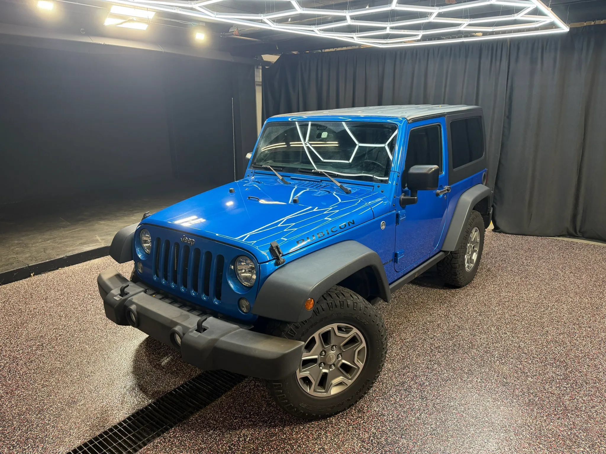 Used 2016 Jeep Wrangler Rubicon w/ Dual Top Group AWD/4WD image 2