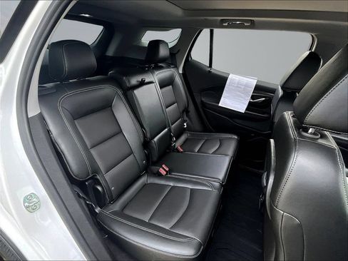 Used 2024 GMC Terrain SLT w/ LPO, 'HIT The Road' Package AWD/4WD image 26