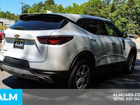 Used 2025 Chevrolet Blazer LT FWD image 6