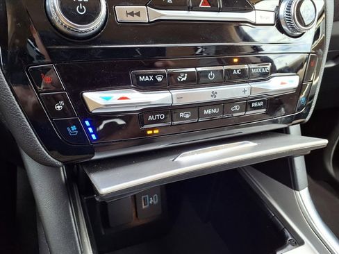 Used 2024 Ford Explorer Limited image 20