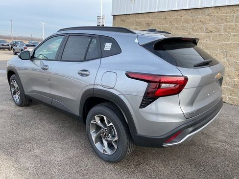 New 2026 Chevrolet Trax LT w/ Driver Confidence Package image 7