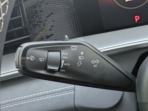 New 2026 Volkswagen Tiguan SE image 27