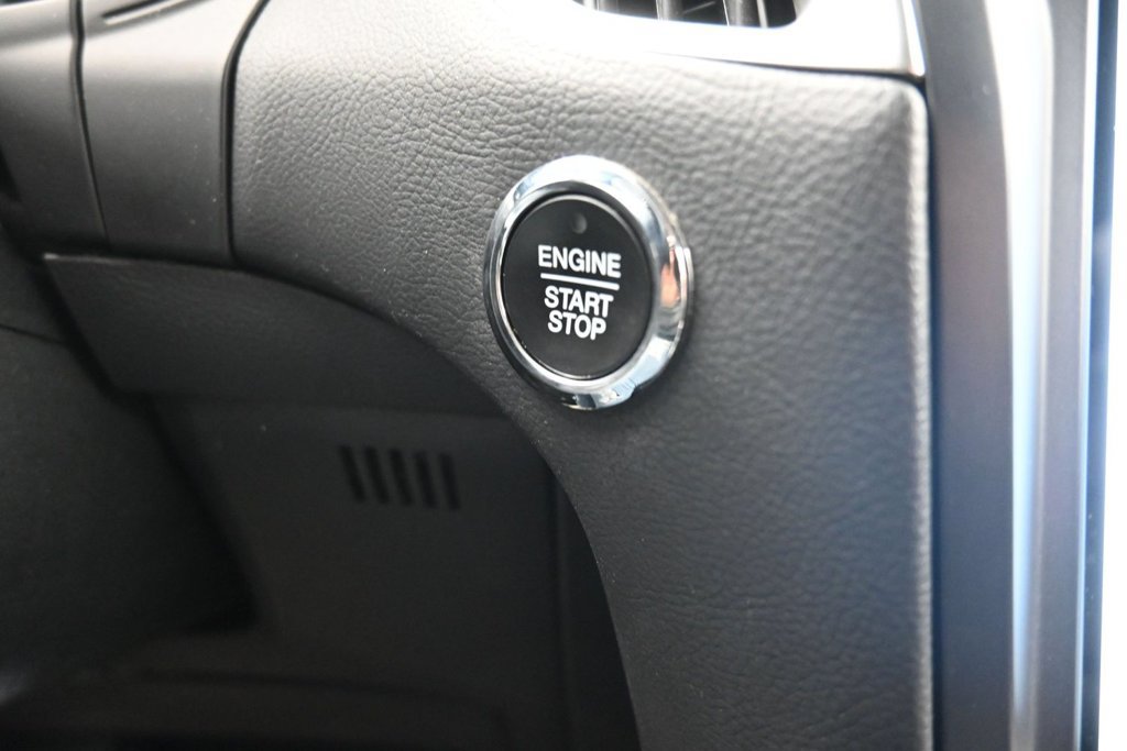 Used 2024 Ford Edge Titanium AWD/4WD image 16
