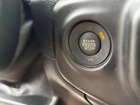 Used 2020 Jeep Gladiator Rubicon image 17