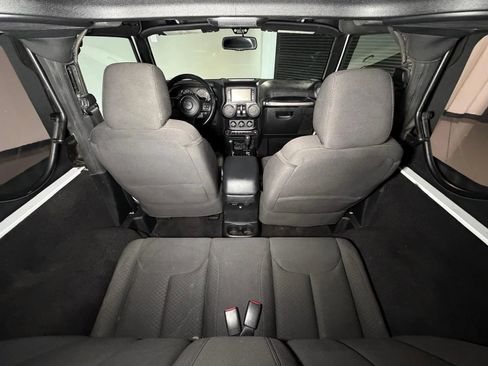 Used 2017 Jeep Wrangler Sport w/ Quick Order Package 24S AWD/4WD image 15