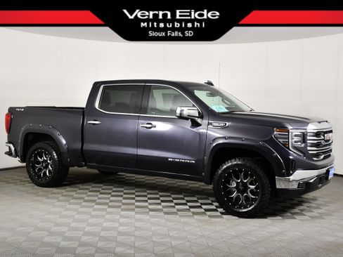 Used 2025 GMC Sierra 1500 SLT AWD/4WD image 1