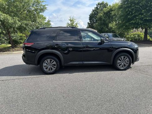 Used 2025 Nissan Pathfinder SV AWD/4WD image 6