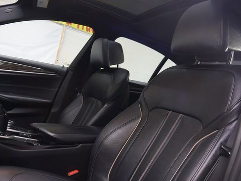 Used 2019 BMW 530i xDrive image 19