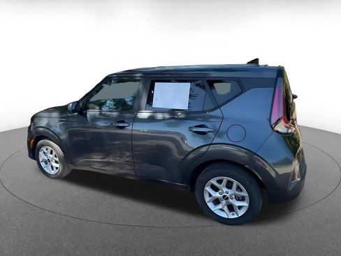 Used 2025 Kia Soul LX w/ LX Technology Package FWD image 11