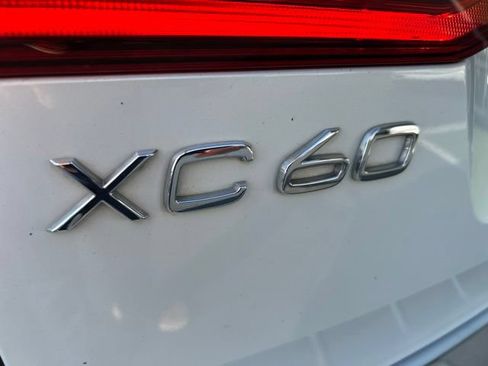 Used 2018 Volvo XC60 T5 Momentum w/ Vision Package AWD/4WD image 28