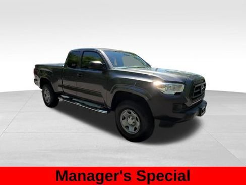 Used 2022 Toyota Tacoma SR RWD image 9