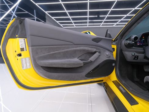 Used 2021 Ferrari F8 Tributo RWD image 50