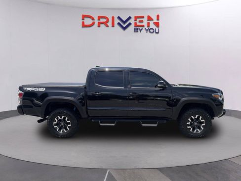 Used 2022 Toyota Tacoma TRD Off-Road w/ Technology Package AWD/4WD image 2