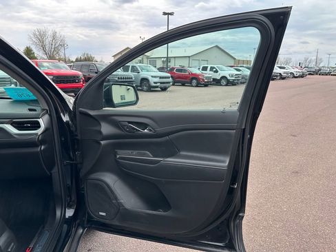 Used 2019 GMC Acadia SLT AWD/4WD image 30