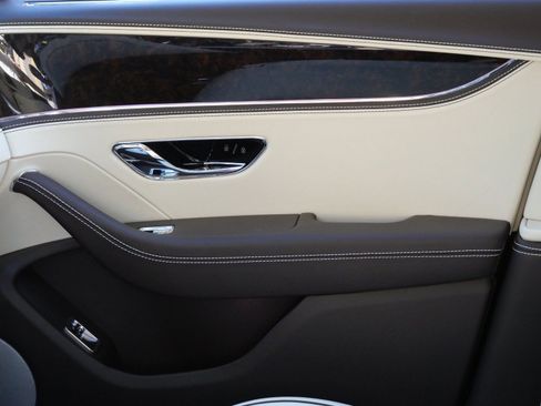 New 2026 Bentley Flying Spur Plug-In Hybrid AWD/4WD image 14