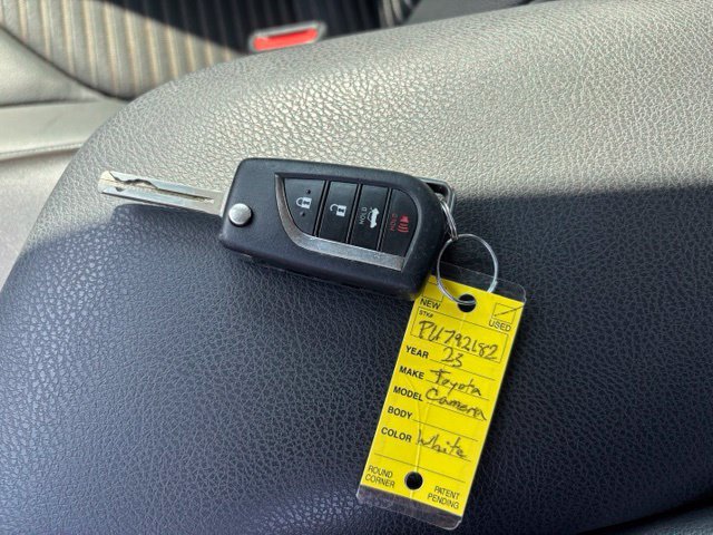 Used 2023 Toyota Camry SE FWD image 18
