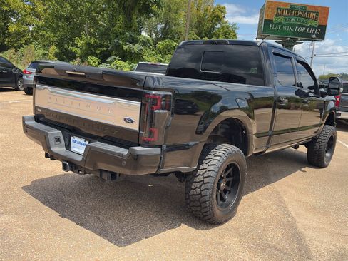 Used 2017 Ford F250 Platinum w/ Platinum Ultimate Package AWD/4WD image 33