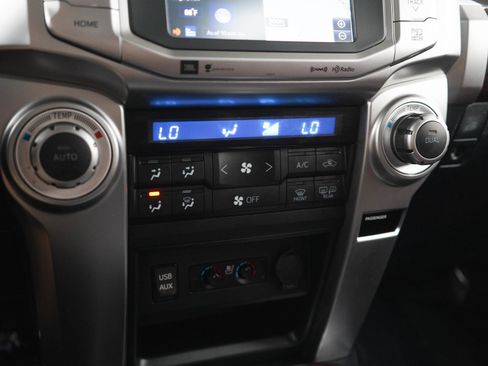 Used 2019 Toyota 4Runner Limited AWD/4WD image 22