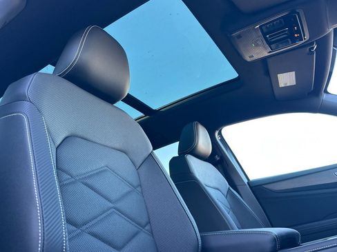 New 2026 Volkswagen Atlas Cross Sport SE image 17