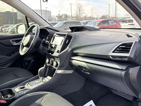 Used 2024 Subaru Forester Premium image 28