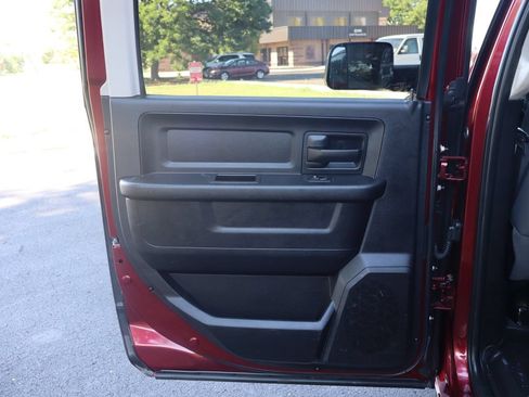 Used 2018 RAM 2500 Tradesman w/ Chrome Appearance Group AWD/4WD image 24