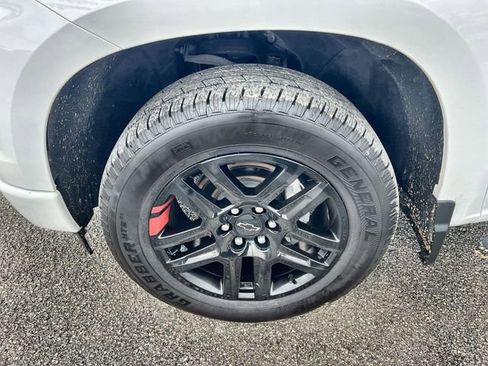 Certified 2023 Chevrolet Silverado 1500 RST w/ Redline Edition AWD/4WD image 32