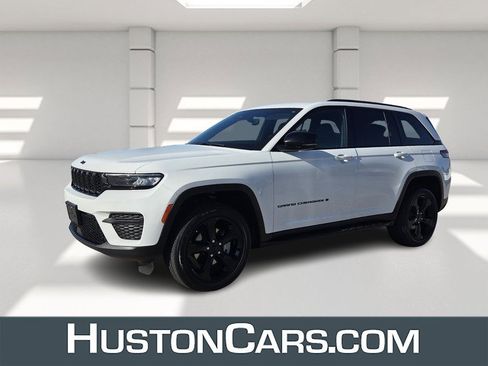 Certified 2024 Jeep Grand Cherokee Altitude image 1