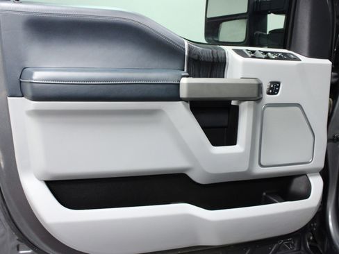 Used 2022 Ford F450 Limited w/ FX4 Off-Road Package image 11