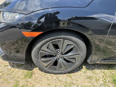 Used 2018 Honda Civic EX image 5