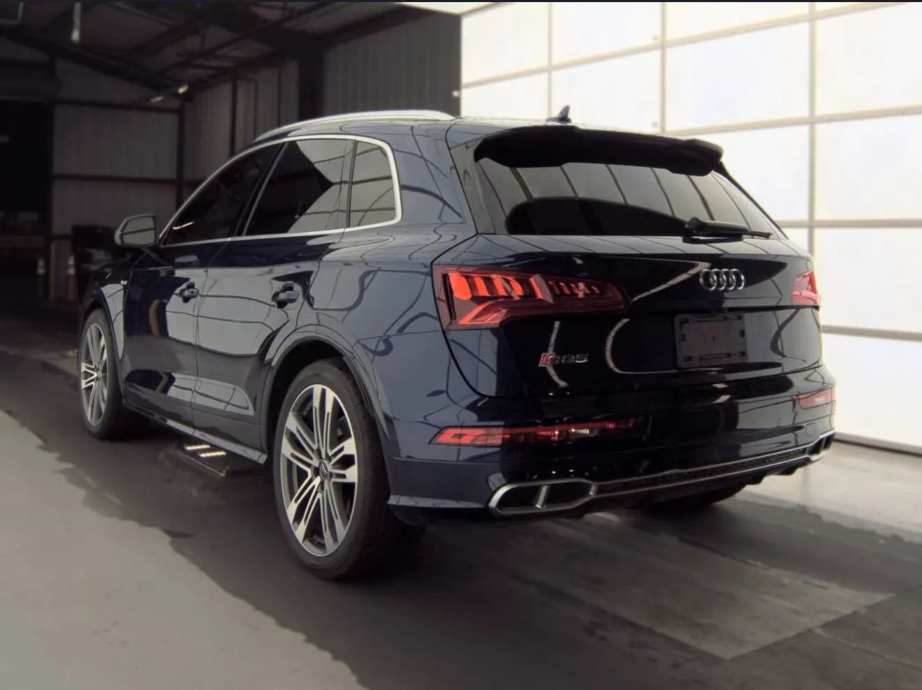 Used 2018 Audi SQ5 Prestige AWD/4WD image 2