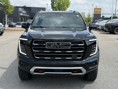 Used 2026 GMC Yukon AT4 w/ AT4 Premium Package AWD/4WD image 3